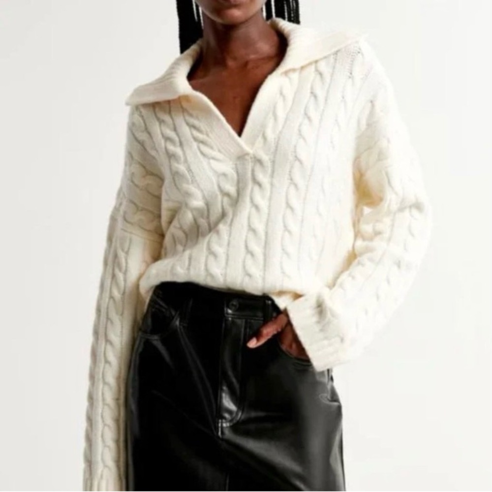 Abercrombie & Fitch V-Neck Collared Cable Knit Sweater